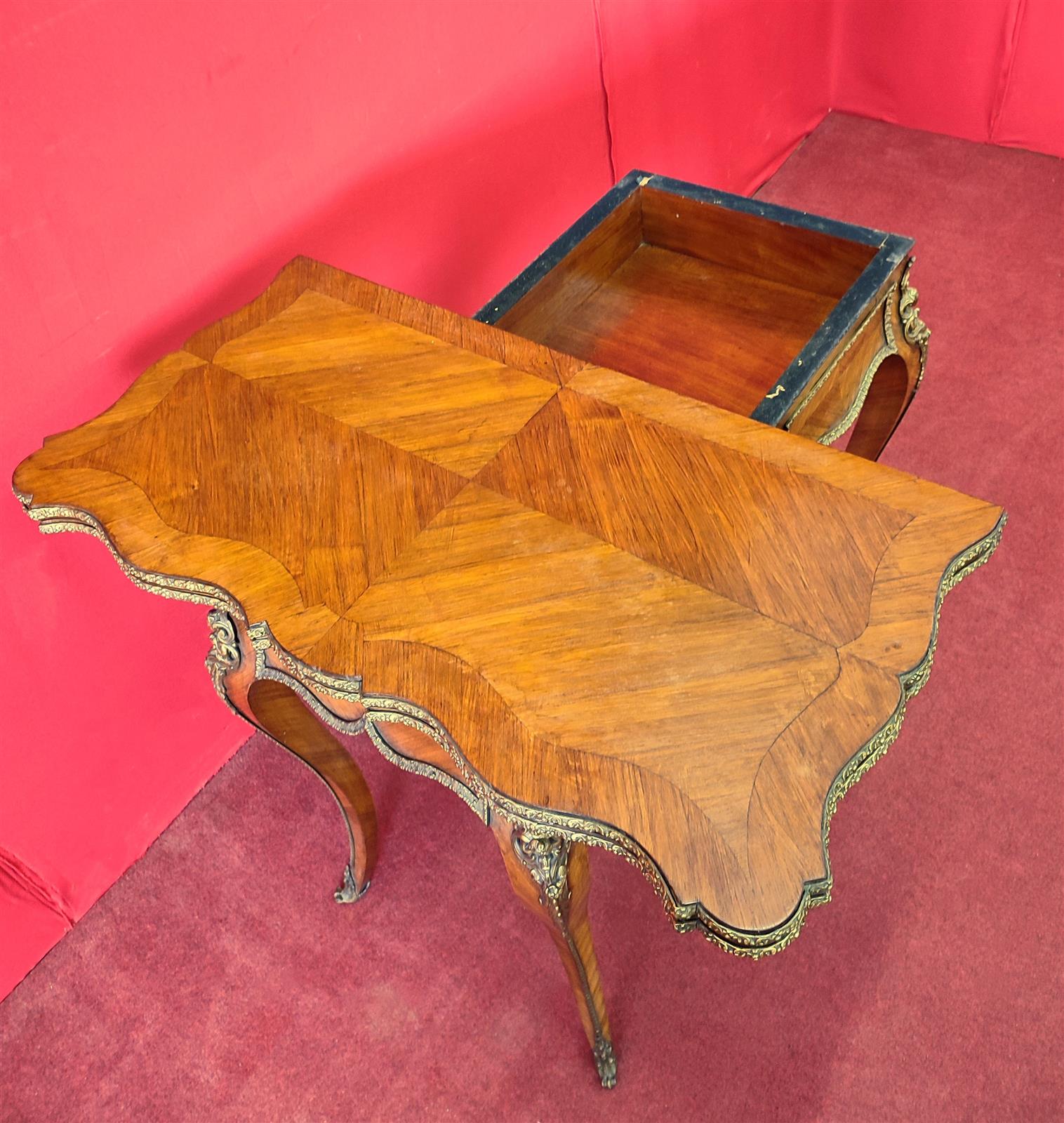 Game table with bronzes