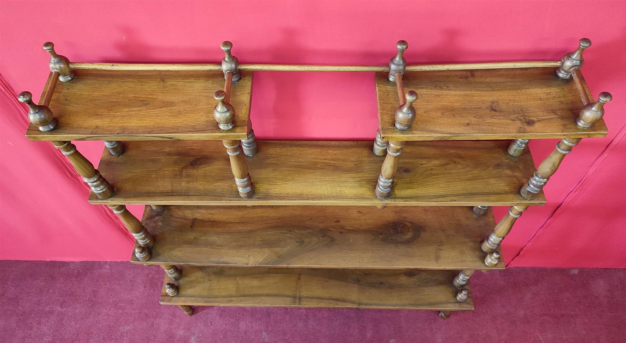 Etagere in noce italiana