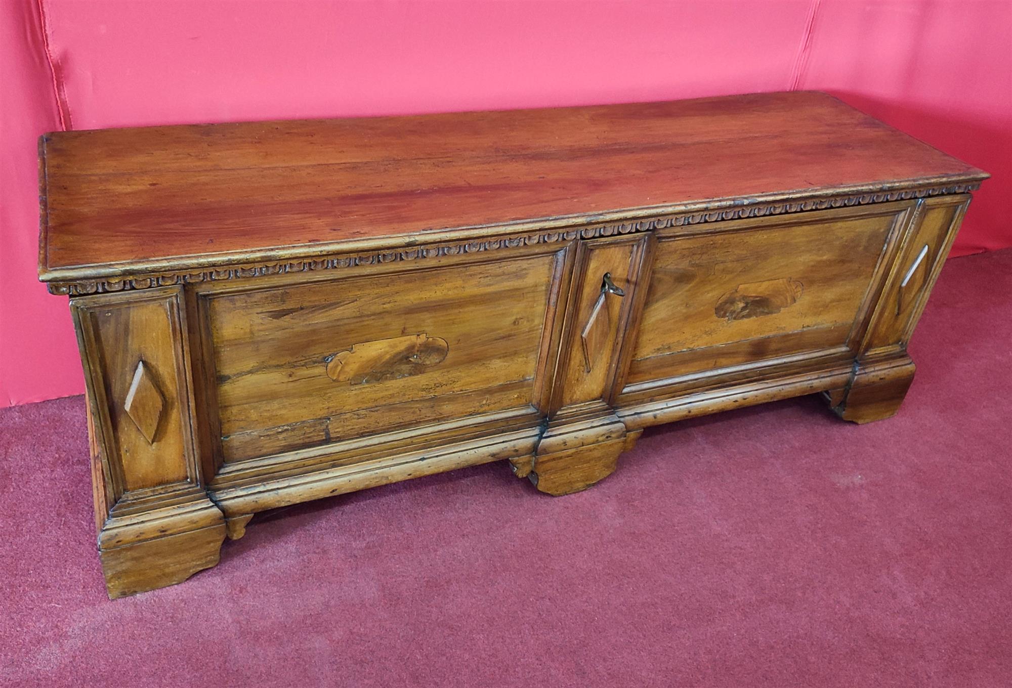Chest in light walnut