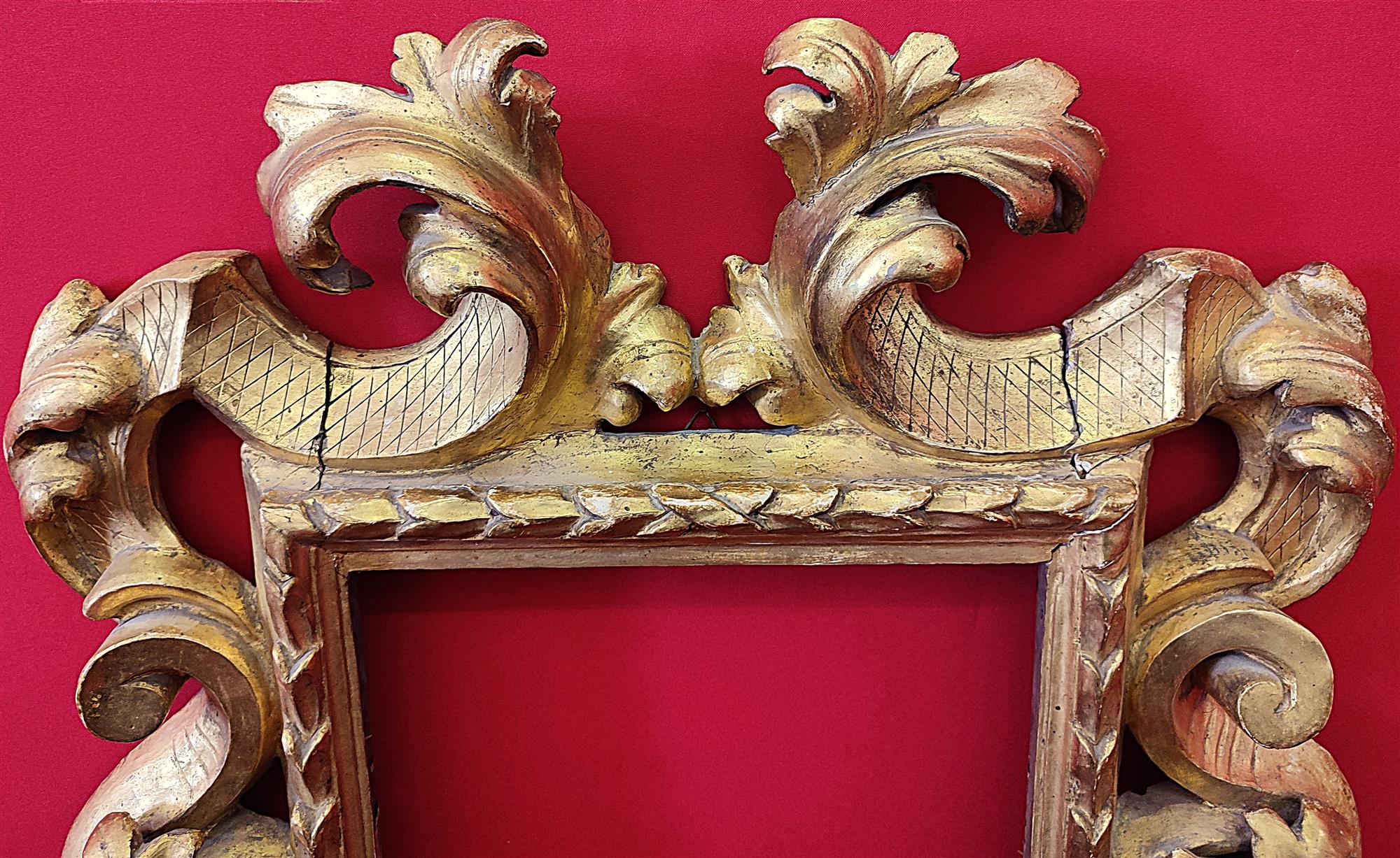 Cornice dorata 600