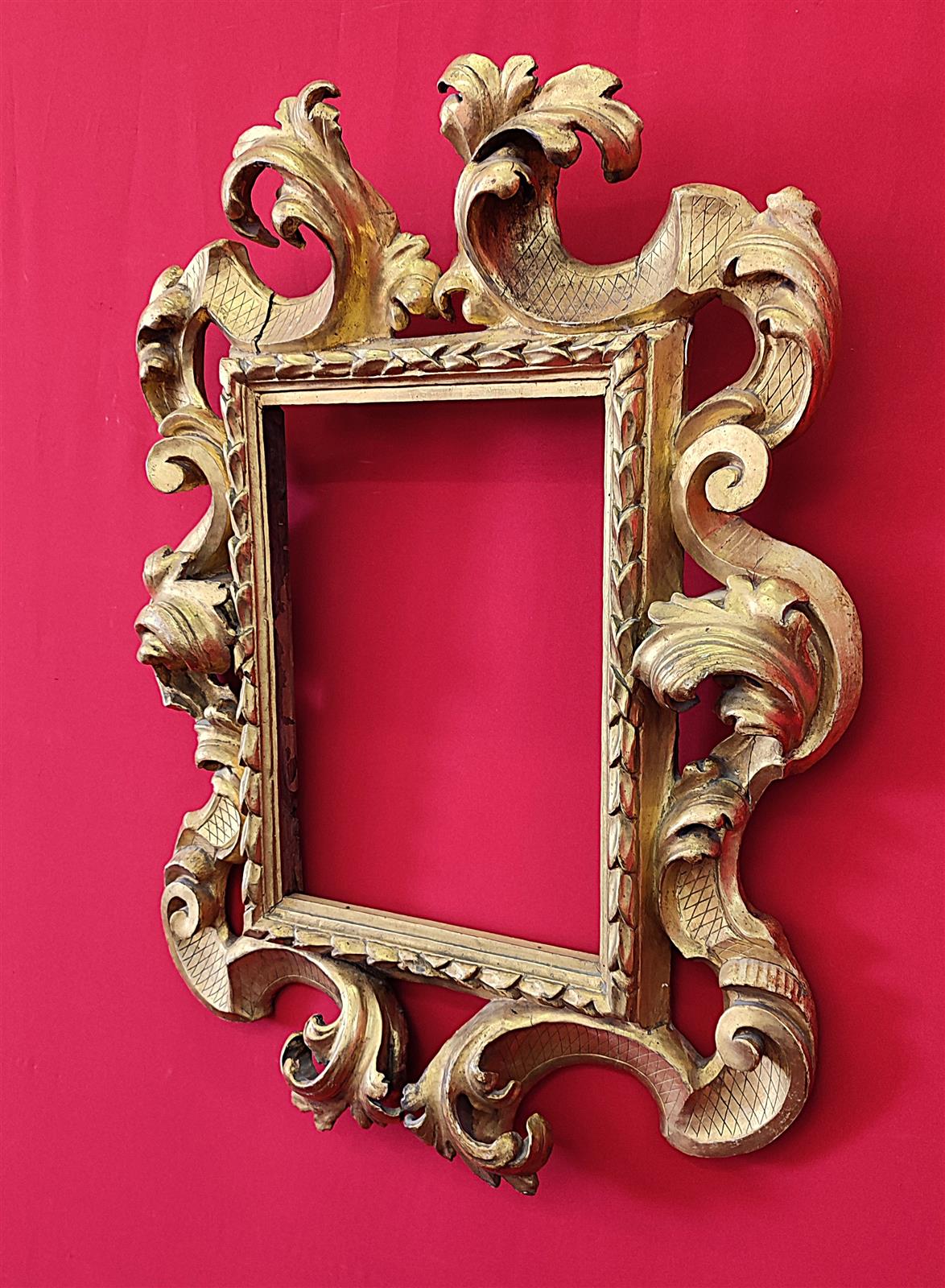 Cornice dorata 600