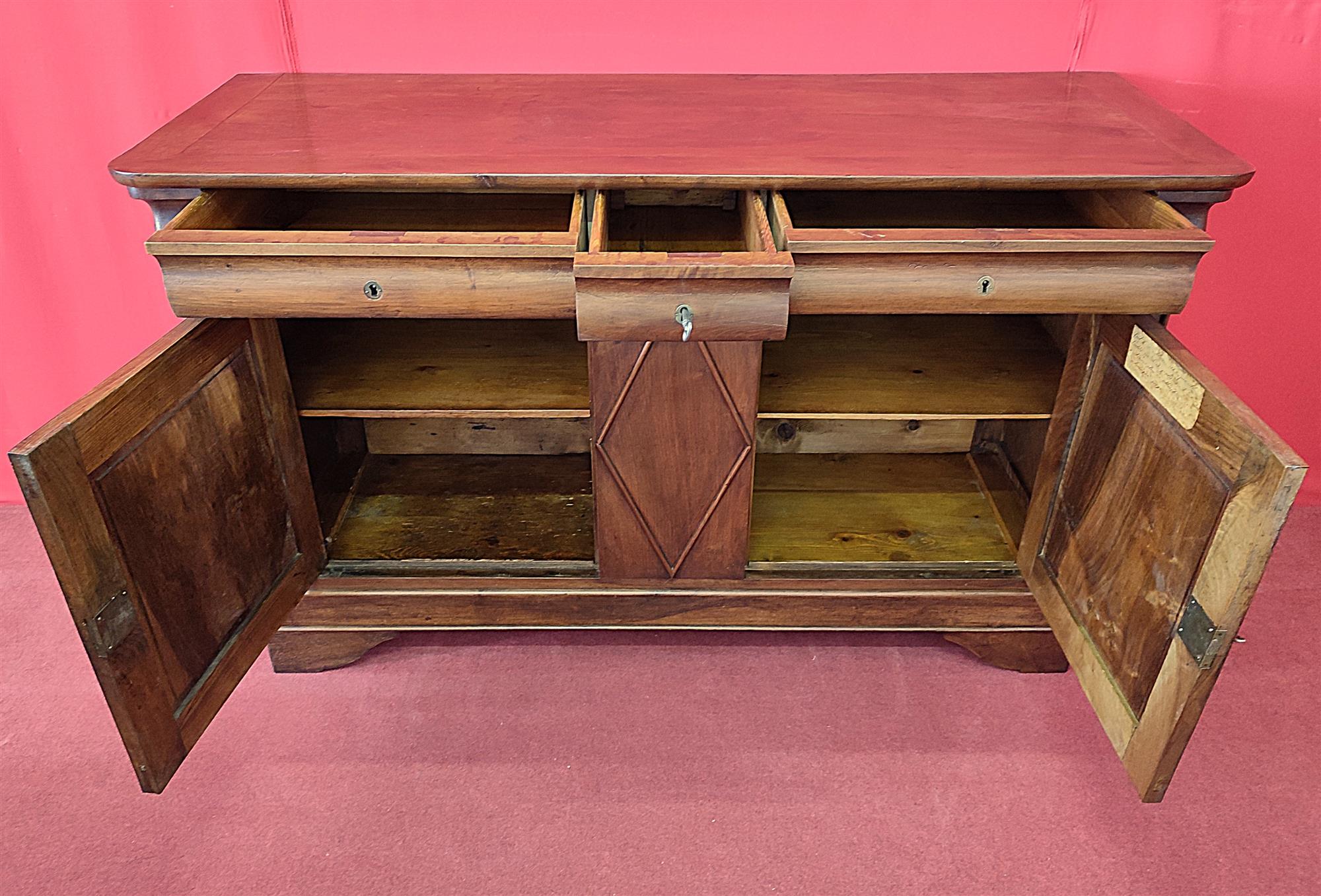Credenza due porte con rombo