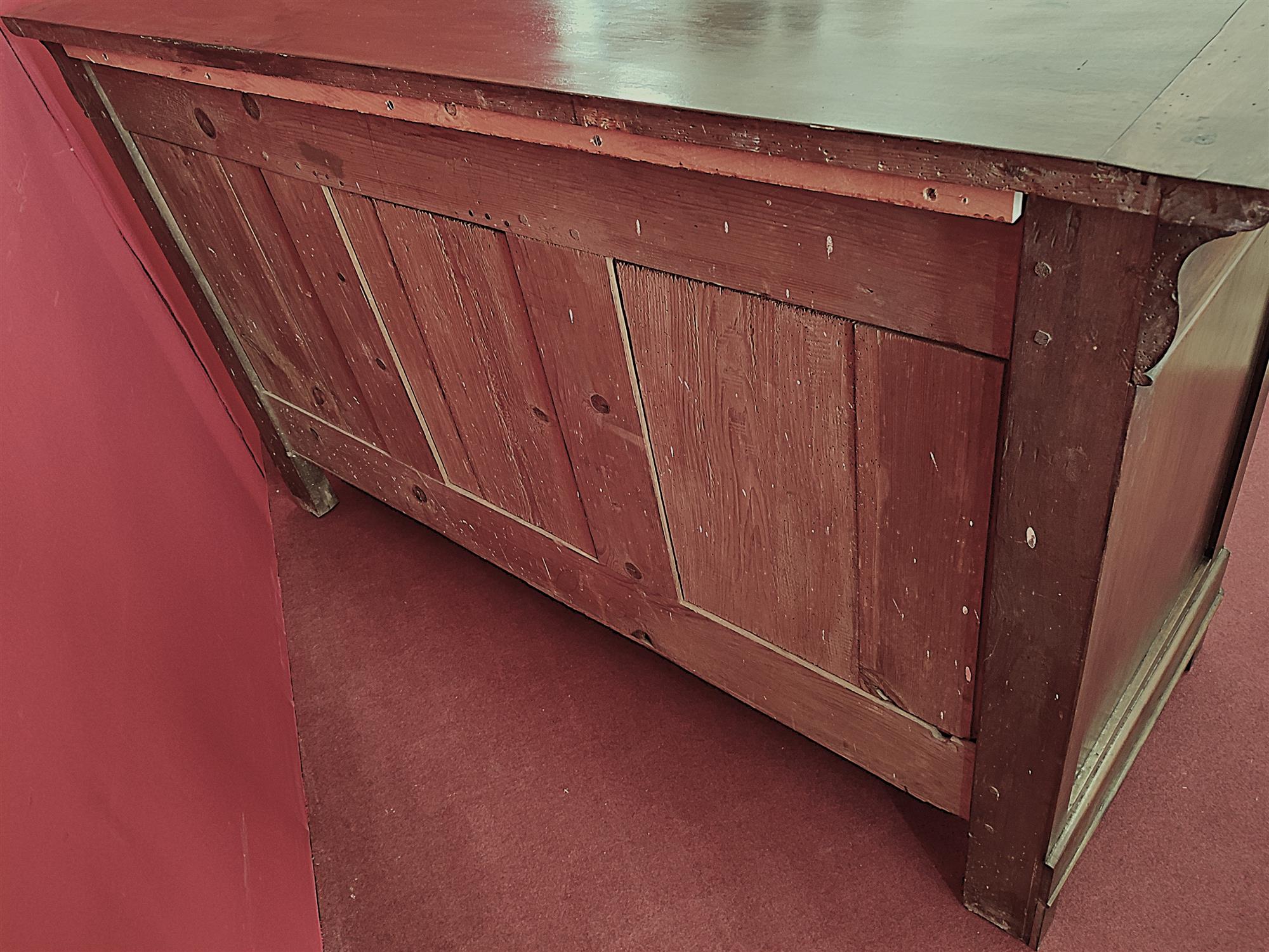 Credenza due porte con rombo