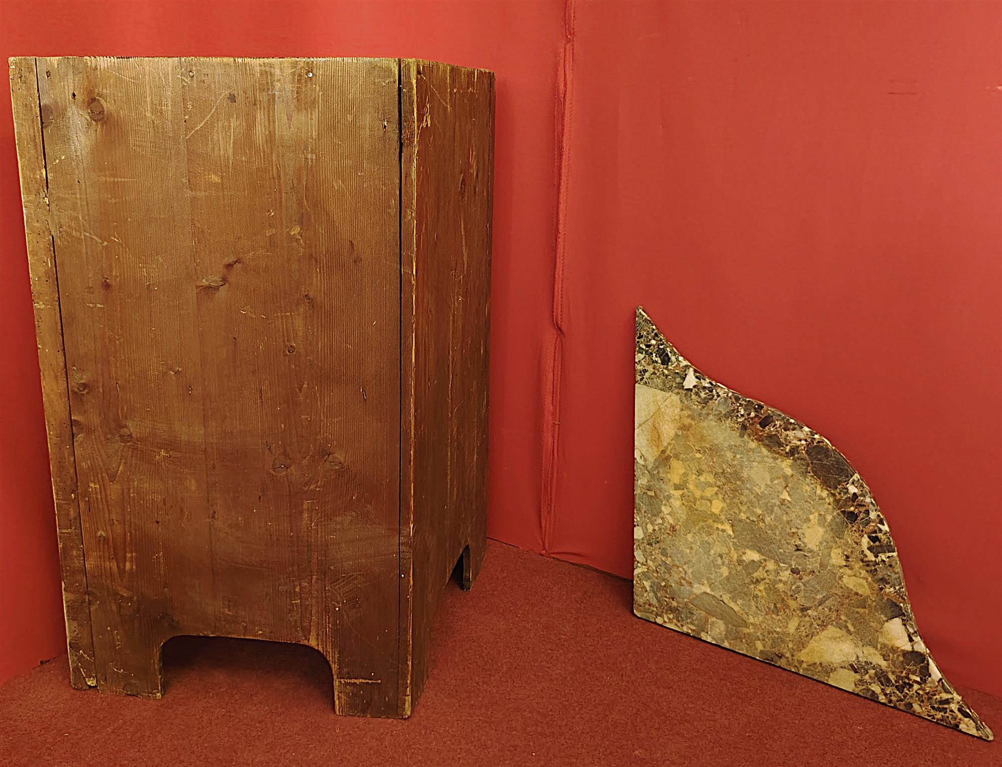 Angolare intarsiato piano in marmo