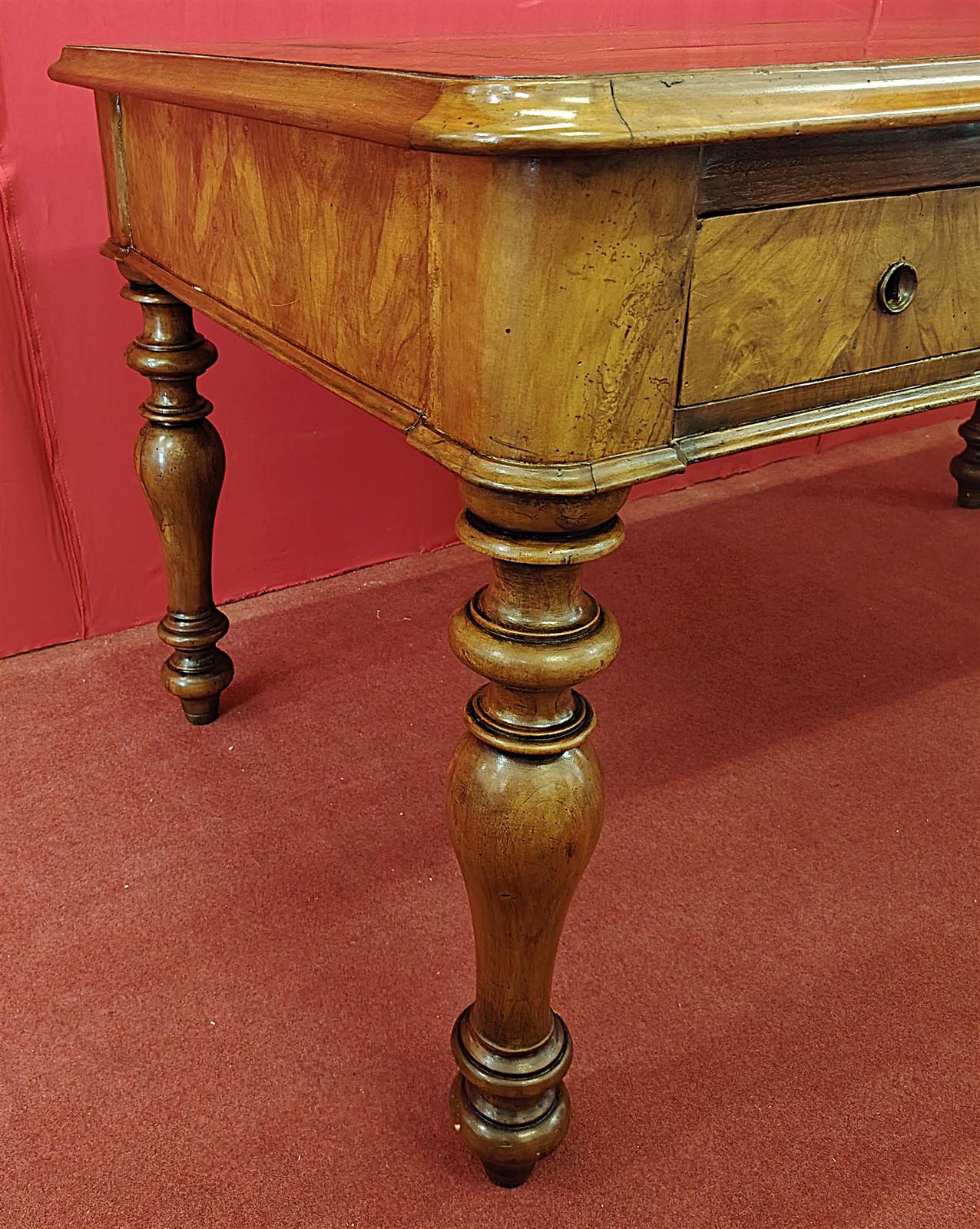 Venetian writing table