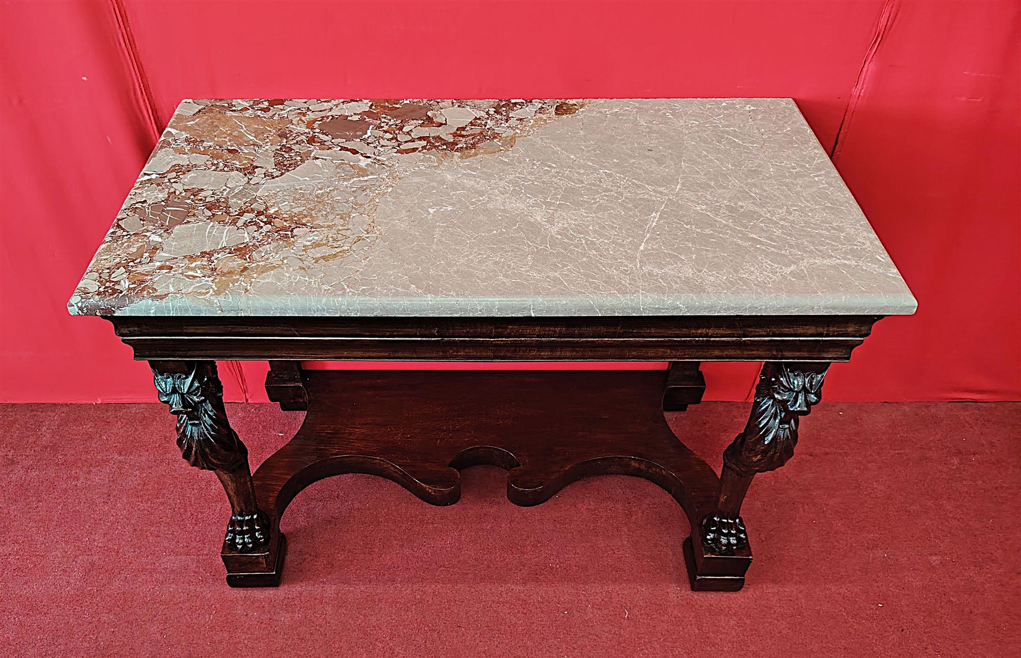 Consolle siciliana con grifoni