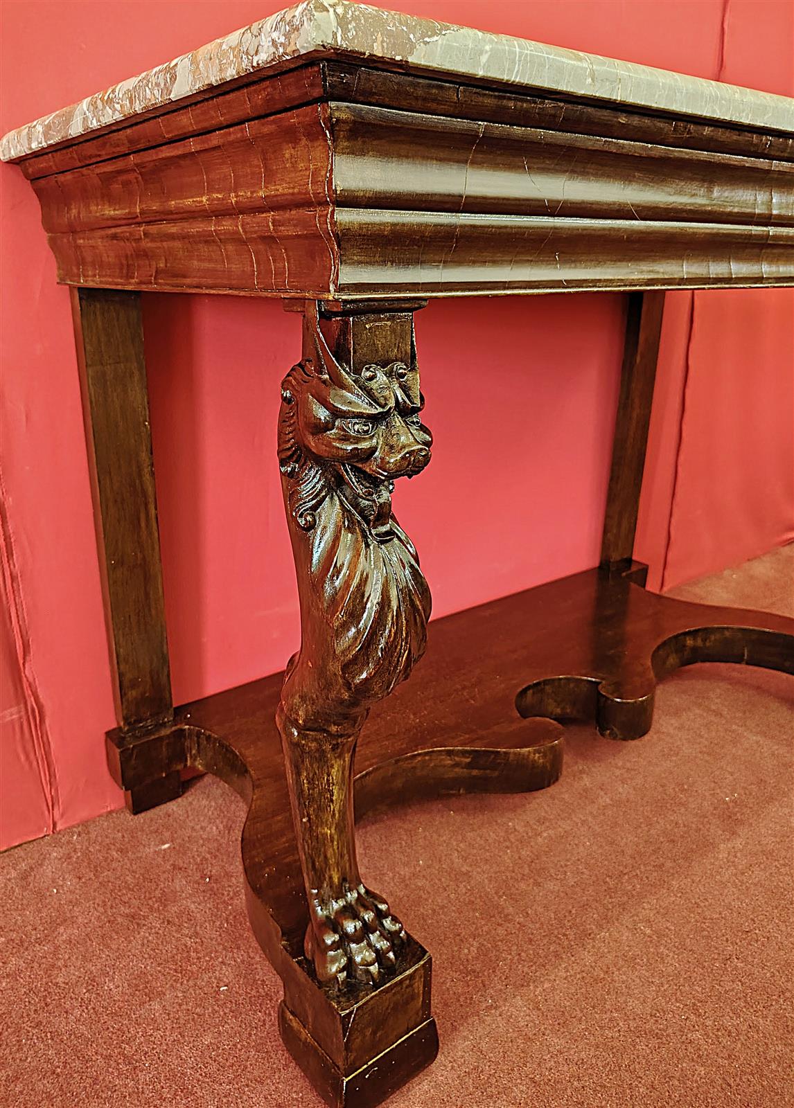 Consolle siciliana con grifoni