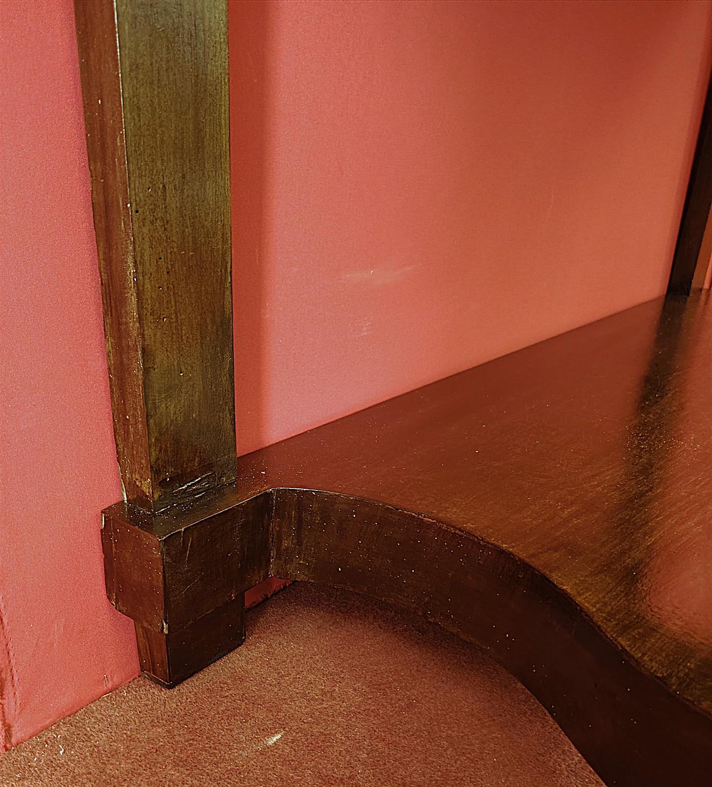Consolle siciliana con grifoni