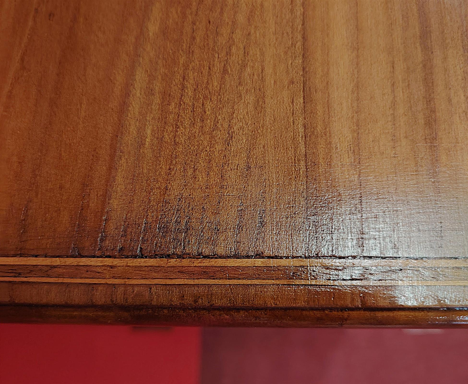 Comodino a serranda in ciliegio