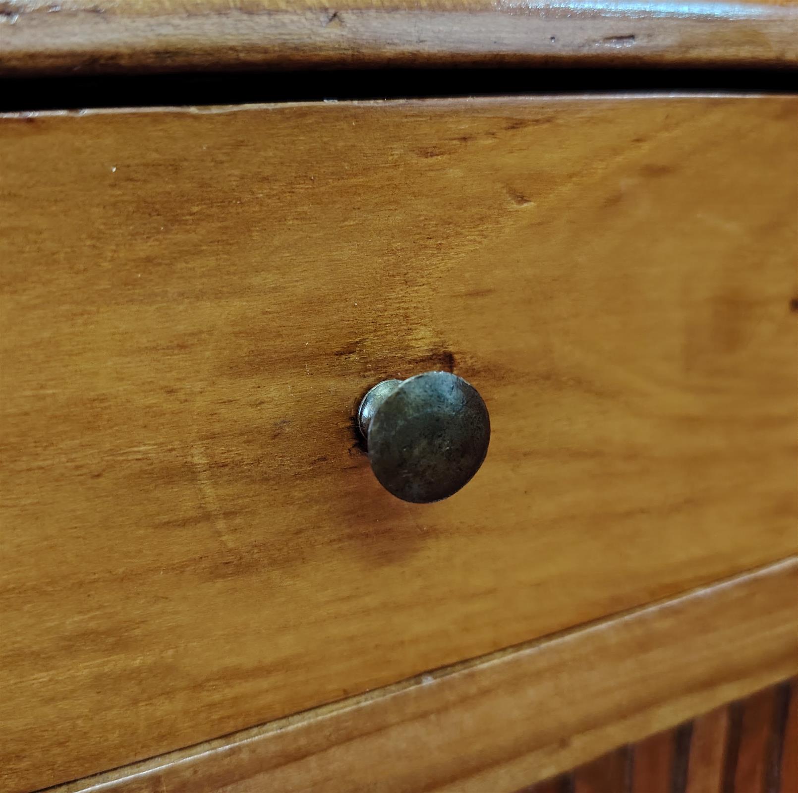 Comodino a serranda in ciliegio