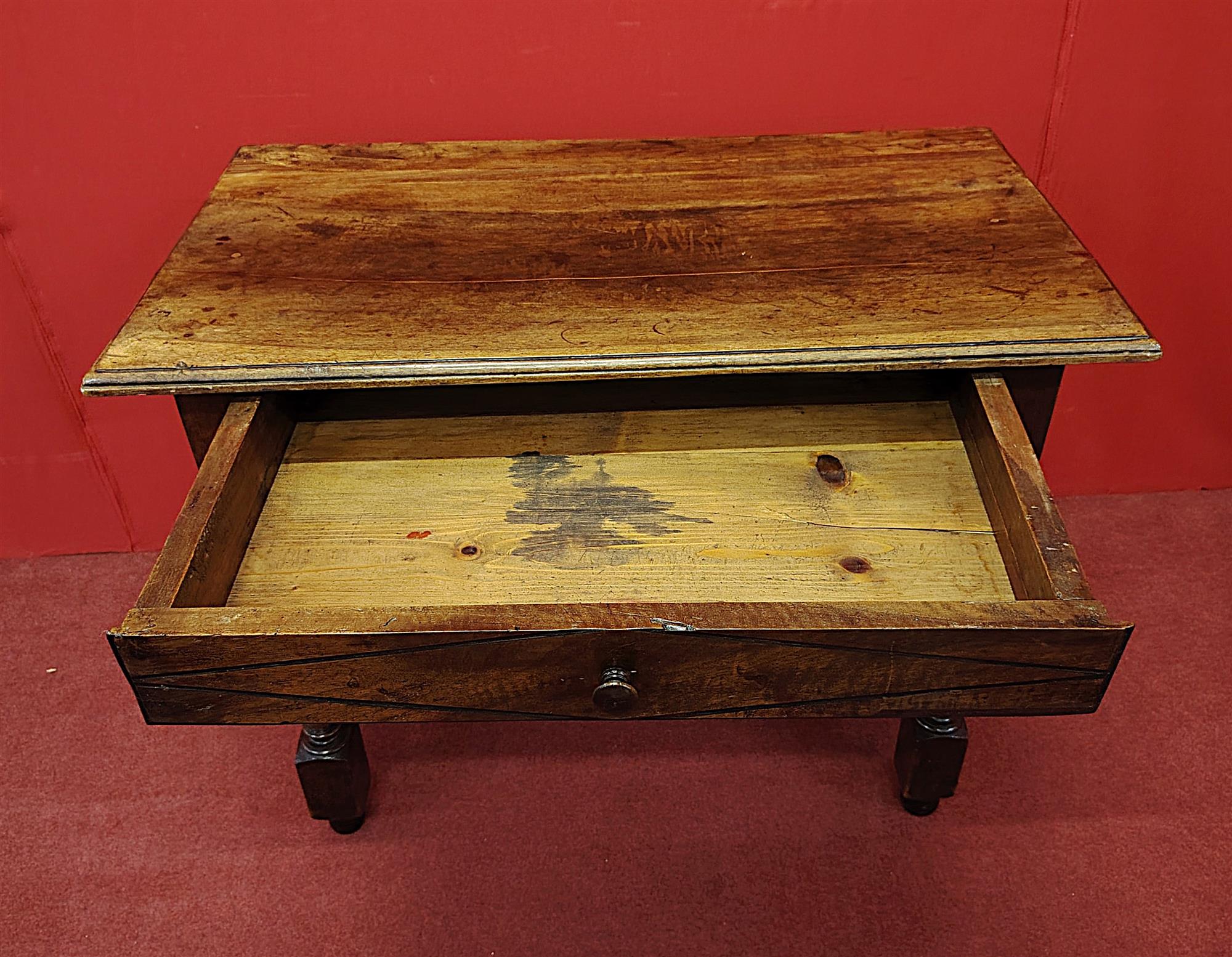 Piccolo tavolo scrittoio