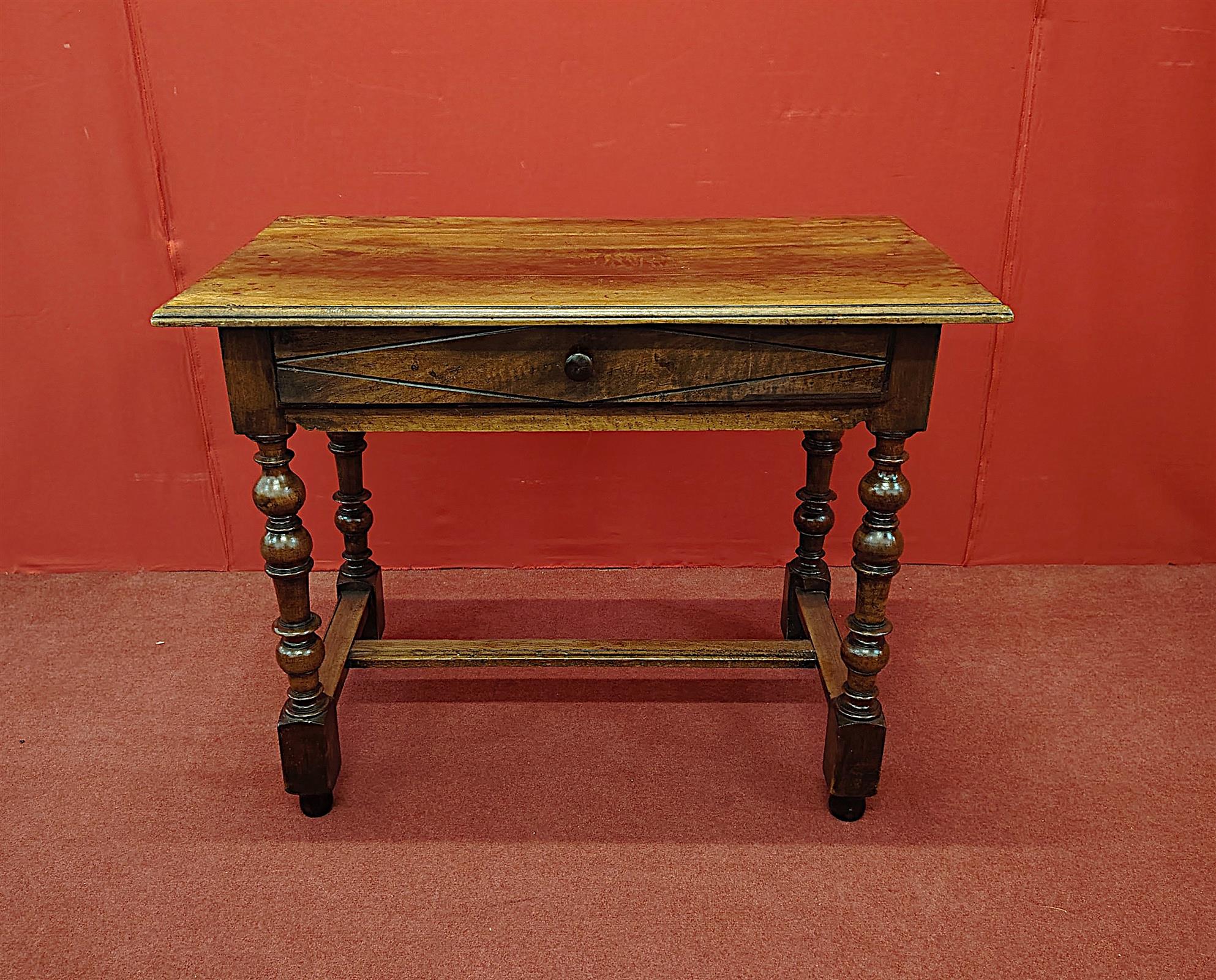 Piccolo tavolo scrittoio