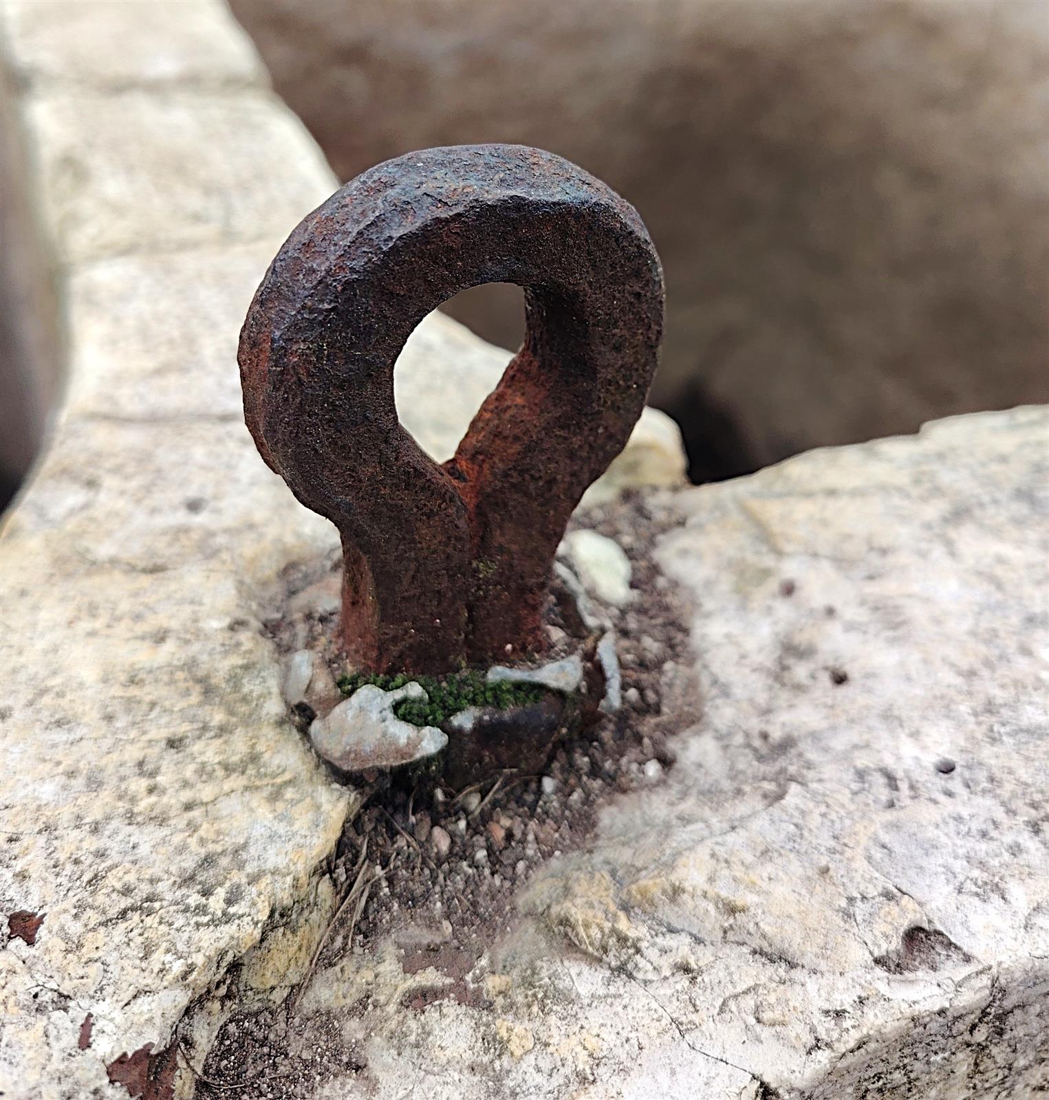 Vasca doppio foro secolo XVIII