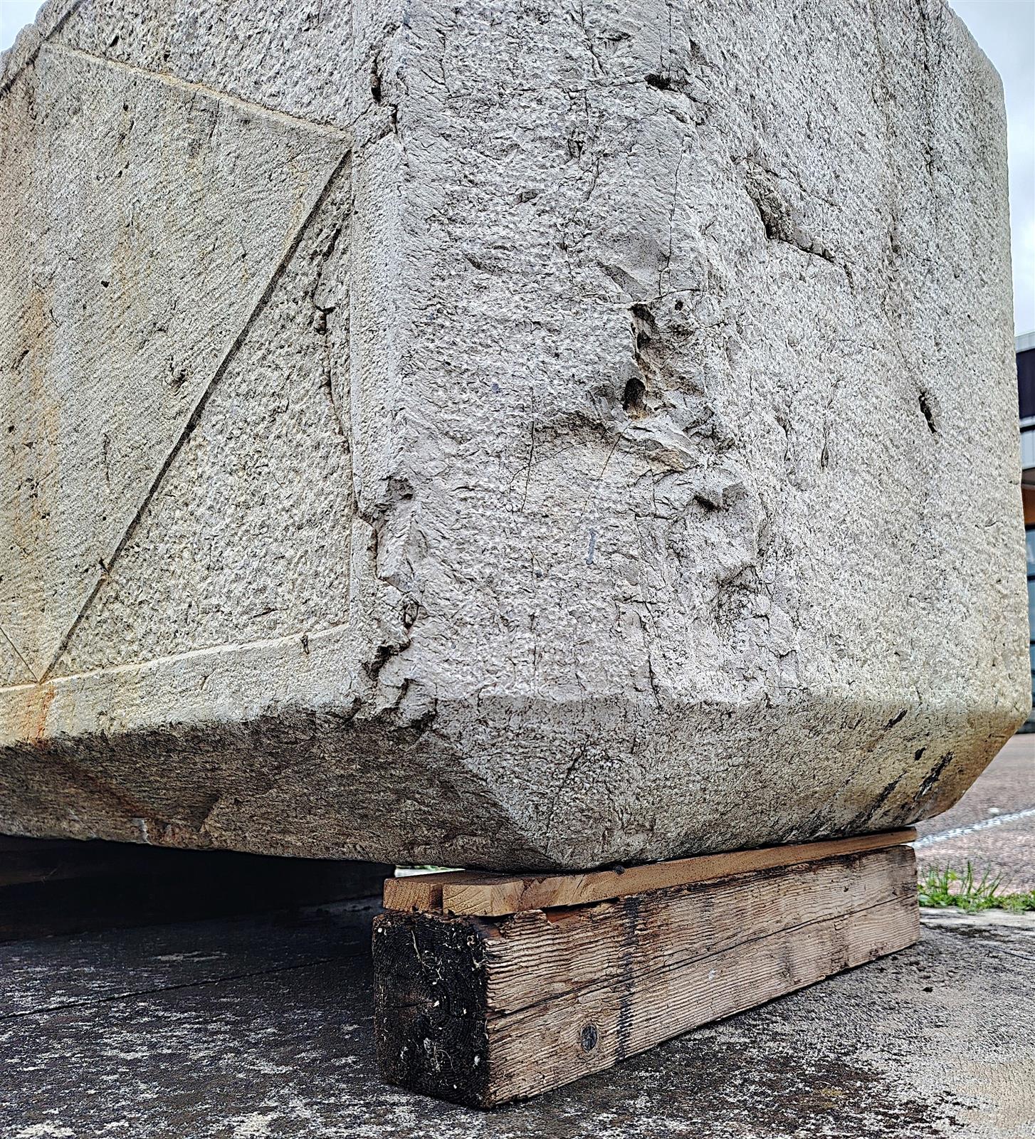 Vasca doppio foro secolo XVIII