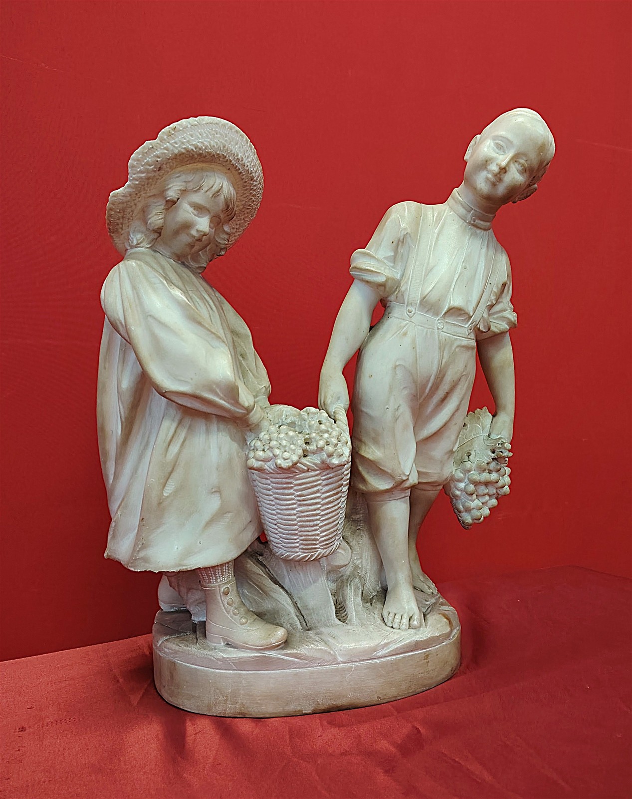 Scultura in marmo allegoria autunnale P. Filippini