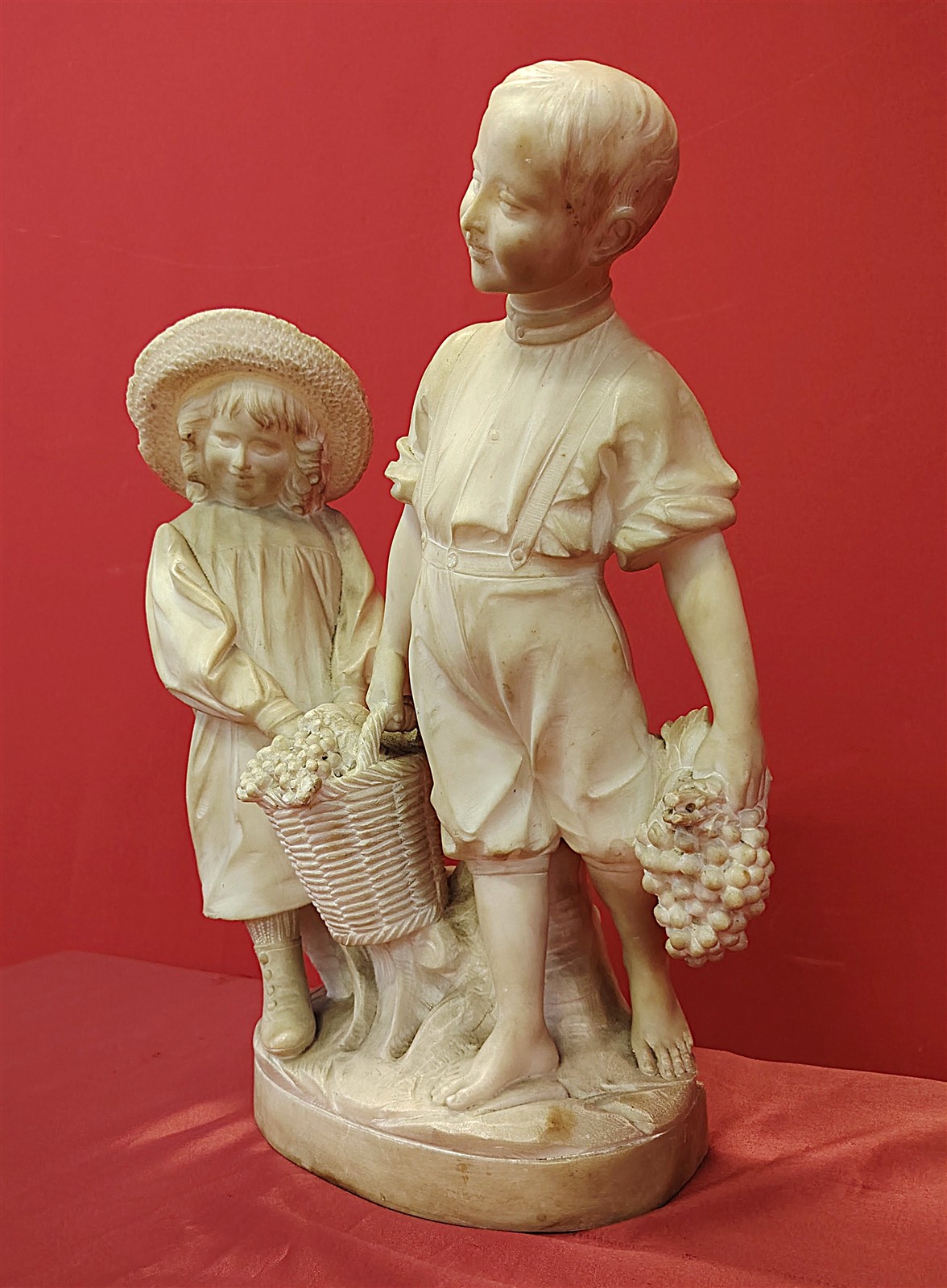 Scultura in marmo allegoria autunnale P. Filippini