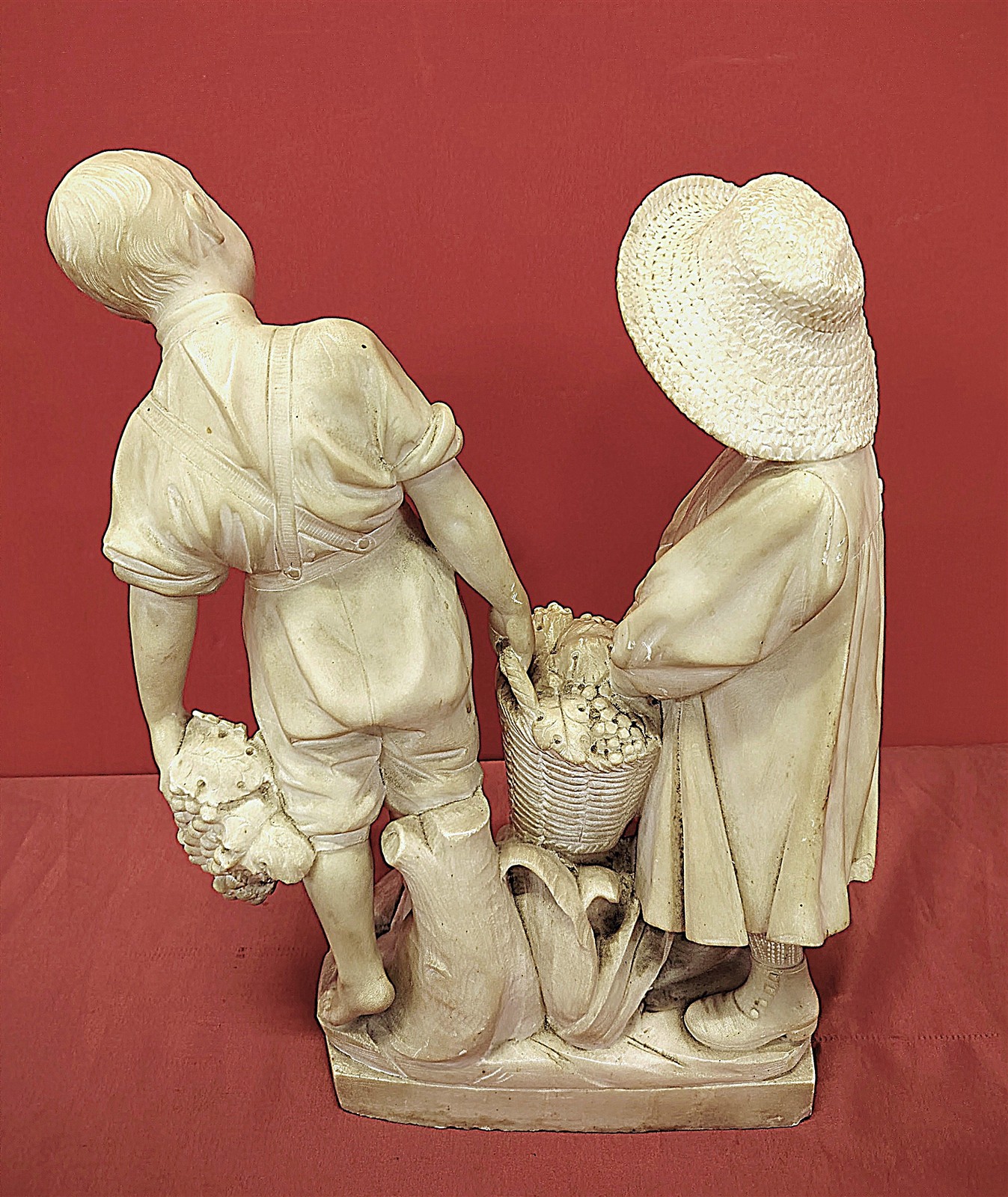 Scultura in marmo allegoria autunnale P. Filippini