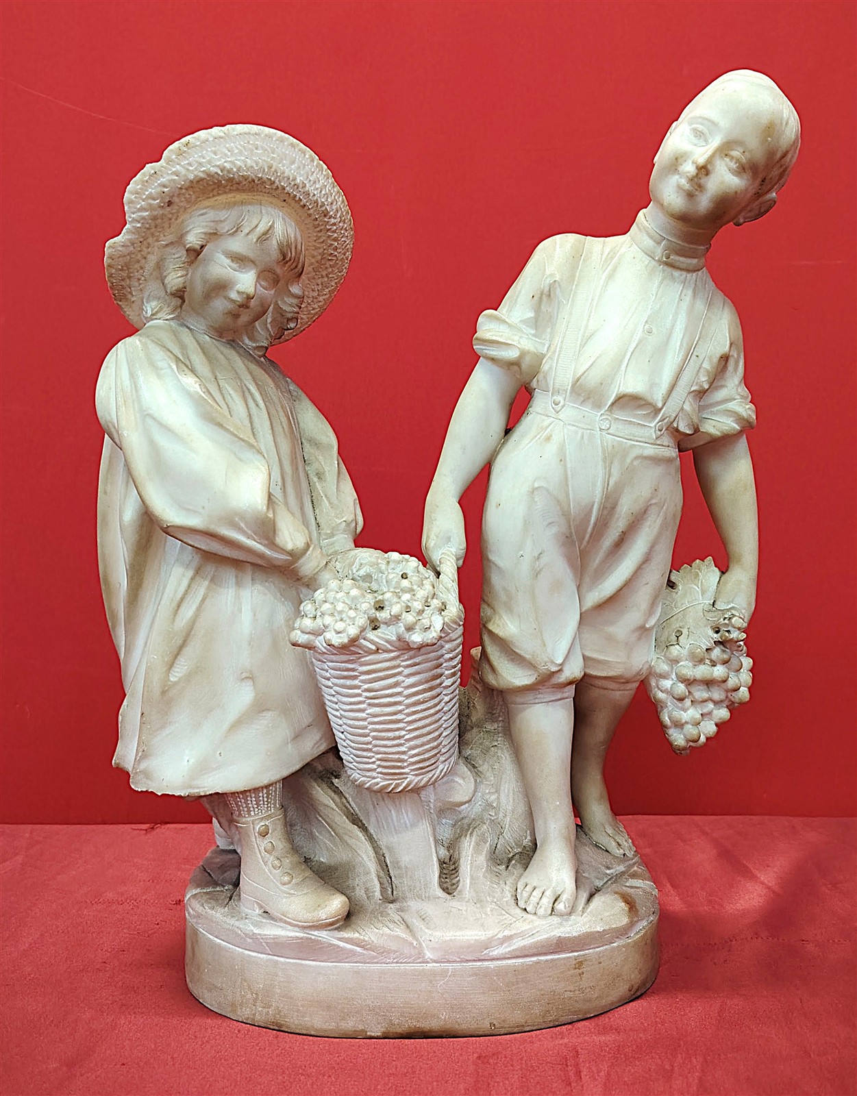 Scultura in marmo allegoria autunnale P. Filippini