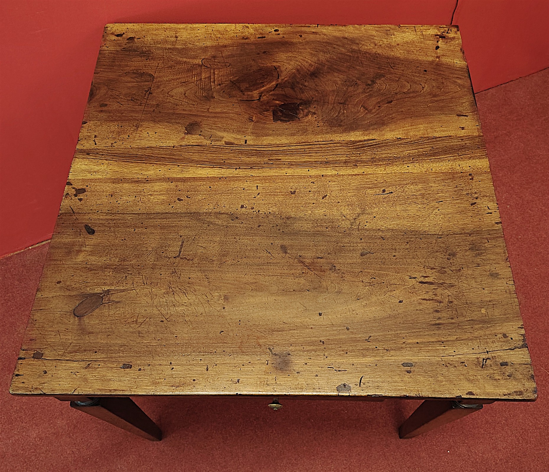 Piccolo tavolino quadrato Luigi XVI