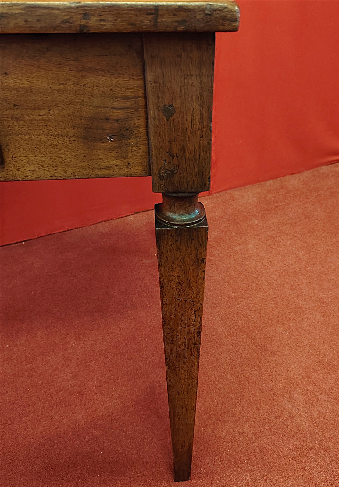 Piccolo tavolino quadrato Luigi XVI