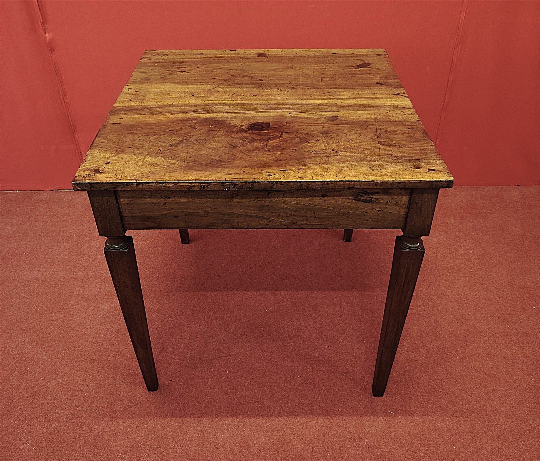 Piccolo tavolino quadrato Luigi XVI