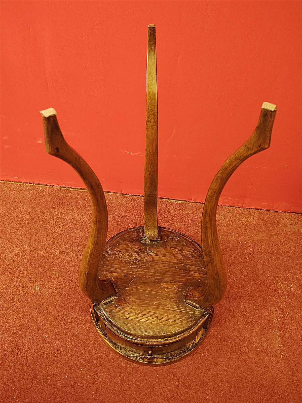 Piccolo tavolino rotondo