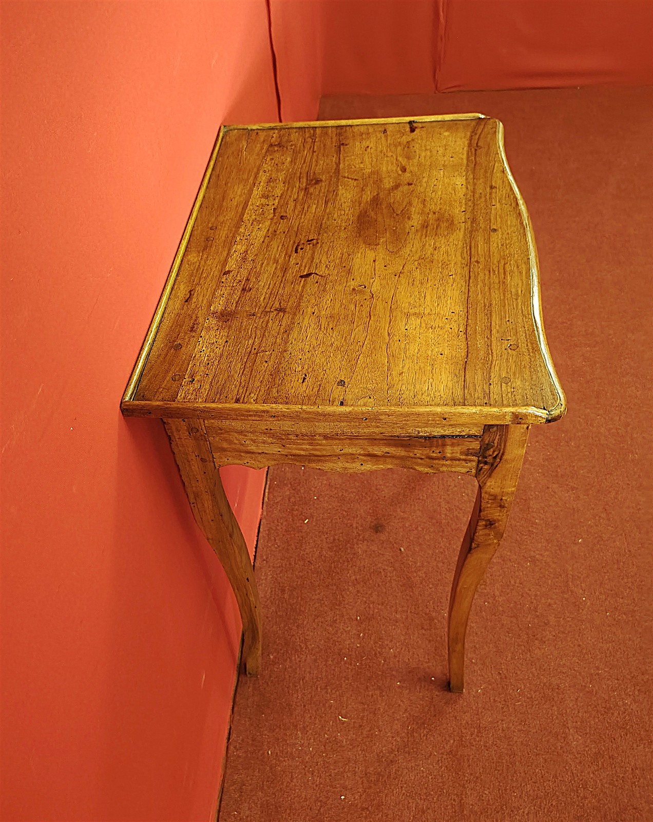 Tavolino Scrittoio in Legno di Noce con Cassetto – Stile Luigi XV, XVIII Secolo