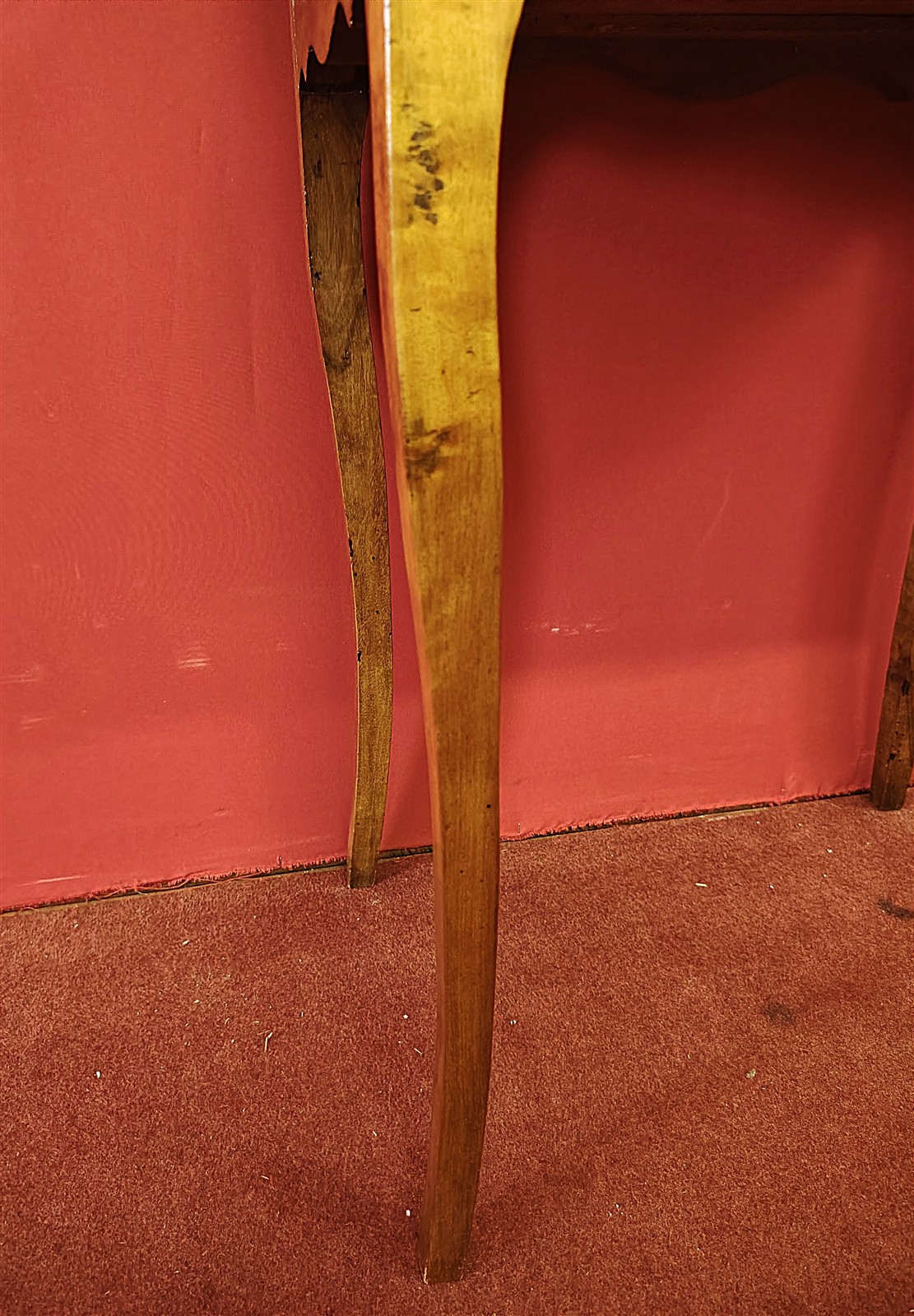 Tavolino Scrittoio in Legno di Noce con Cassetto – Stile Luigi XV, XVIII Secolo