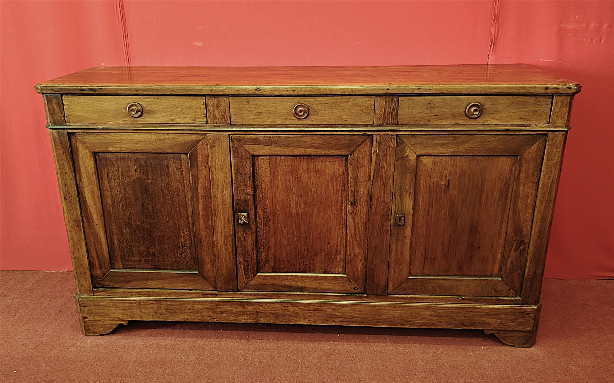 Credenza tre porte in noce- seconda metà 800