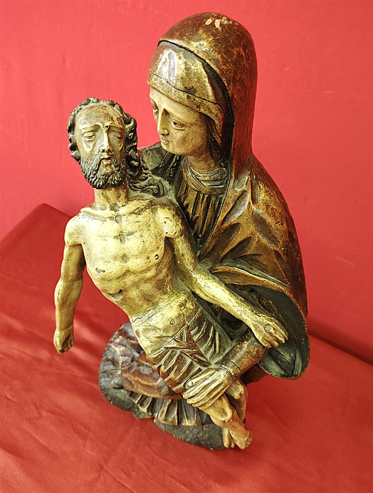 Pietà (Vesperbild) in legno policromo e dorato – Fine XV / Inizio XVI sec.