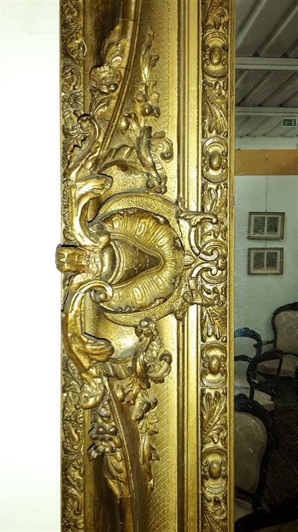 Mirror in gilded plaster restored