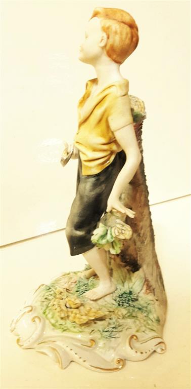 Statuetta capodimonte in ceramica dipinta a mano firmata Volta