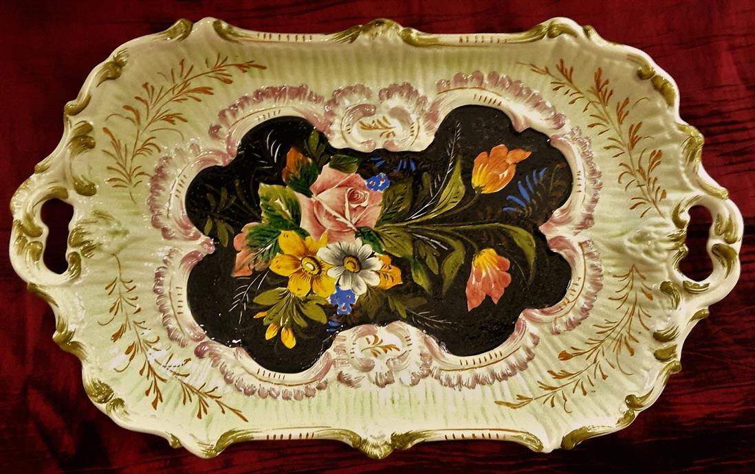 Tray in hand-painted Italian ceramics