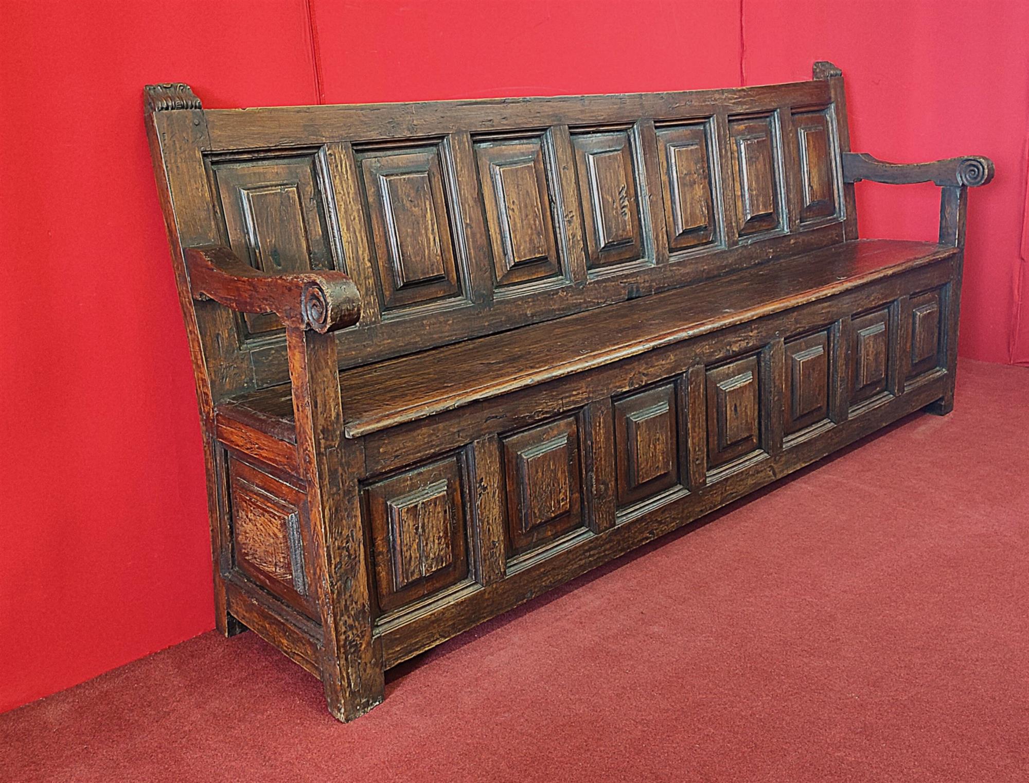 SEATING - SOFA